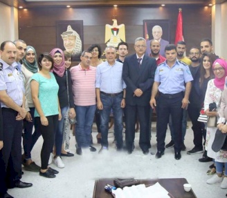 مجموعة شبابية مقدسية من مؤسسة ACT تطلع على تجربة الشرطة المجتمعية في محافظة طولكرم