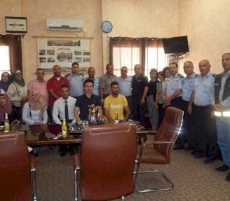 مجموعة شبابية مقدسية من مؤسسة ACT تطلع على تجربة الشرطة المجتمعية في محافظة طولكرم