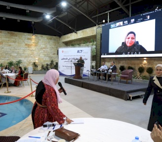 العنف والجريمة والصحة النفسية في صلب النقاش حول حماية السلم الأهلي في فلسطين