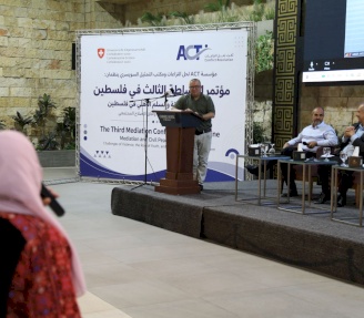 العنف والجريمة والصحة النفسية في صلب النقاش حول حماية السلم الأهلي في فلسطين